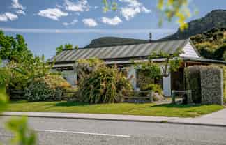 85 Lagoon Avenue, Albert Town