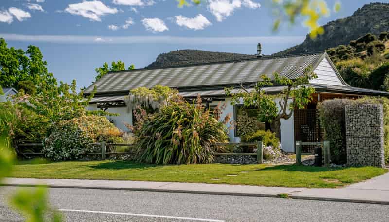 85 Lagoon Avenue, Albert Town