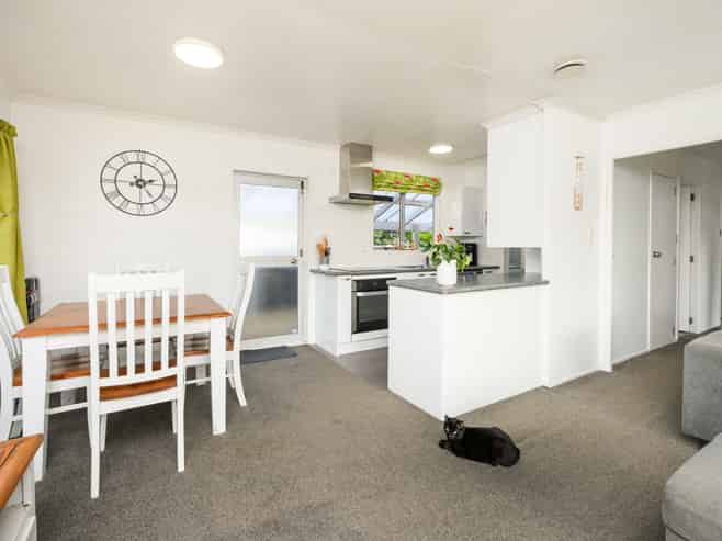 38 Newton Place, Westbrook