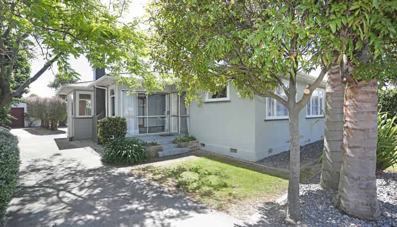 8 Nairn Crescent, Awapuni