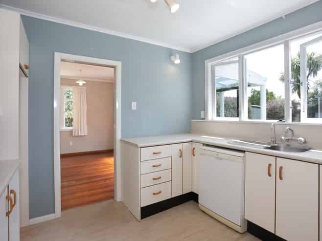 8 Nairn Crescent, Awapuni