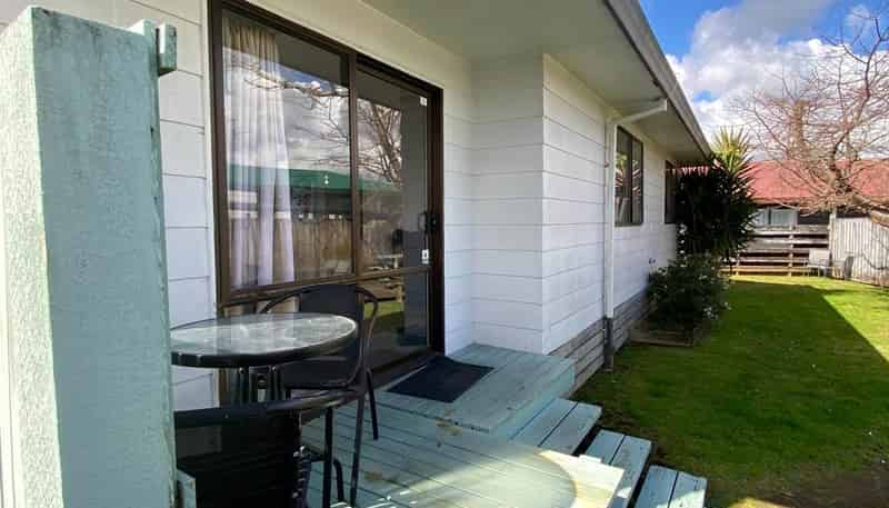 16A College Place, Poike