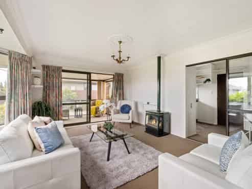 2/2 Burnridge Place, Belfast