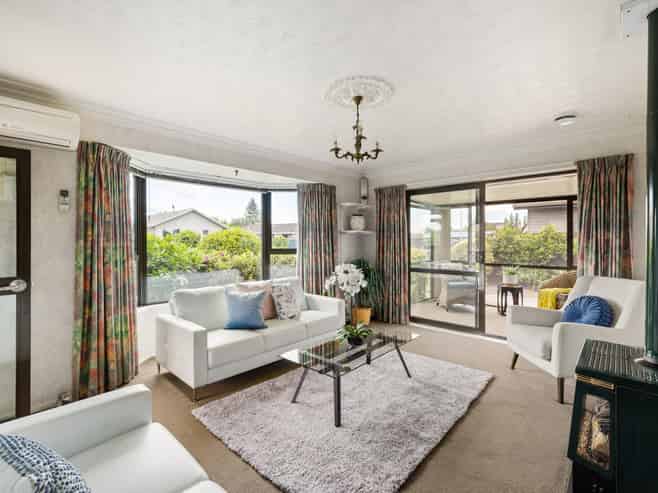 2/2 Burnridge Place, Belfast