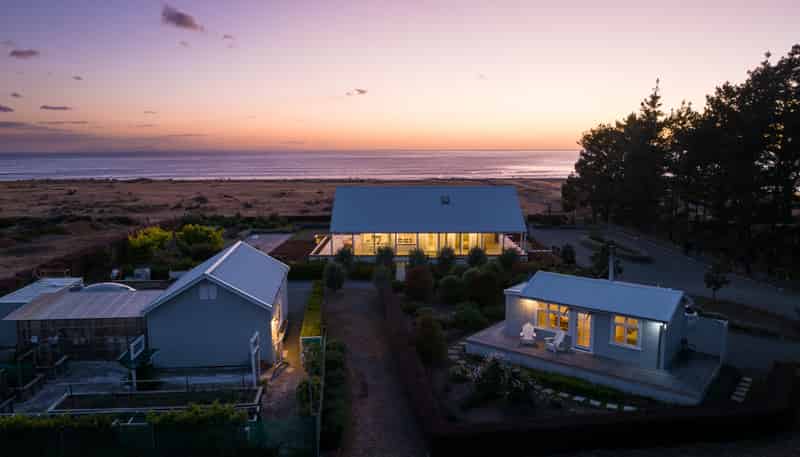 25 Bay End, Rarangi