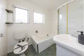 12 Gray Avenue, Mangere East