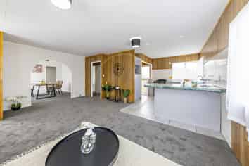 12 Gray Avenue, Mangere East