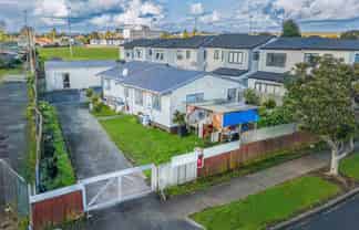 12 Gray Avenue, Mangere East