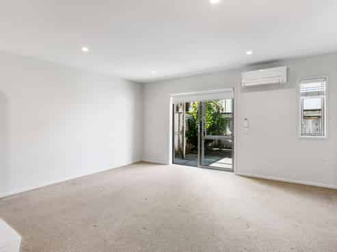 47/21 Hunters Park Drive, Three Kings