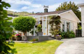 9 Wilmshurst Place, Tawa