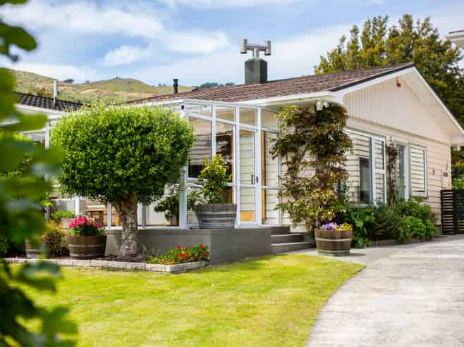 9 Wilmshurst Place, Tawa