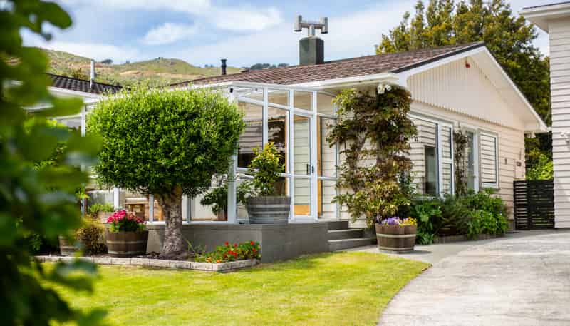 9 Wilmshurst Place, Tawa