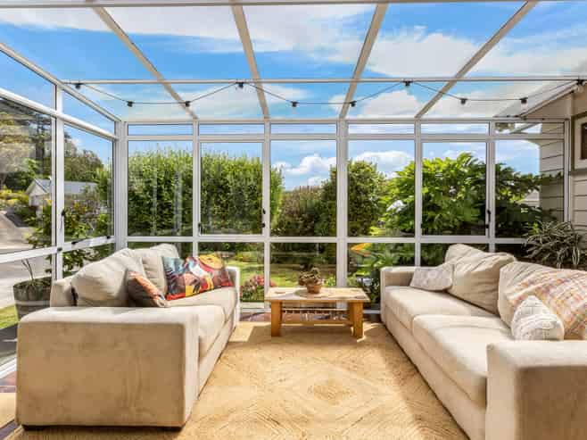 9 Wilmshurst Place, Tawa