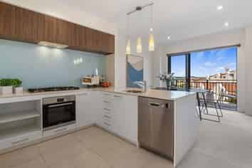 100 Naples Way, Albany