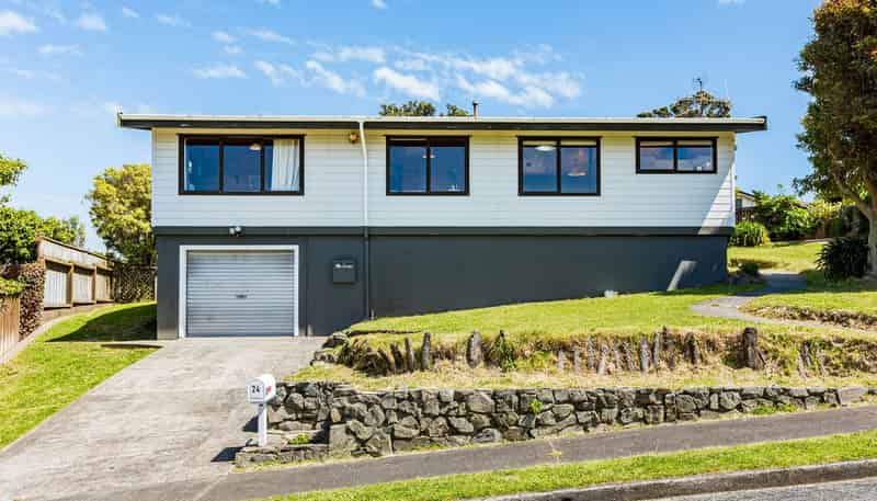 24 Clipper Street, Titahi Bay