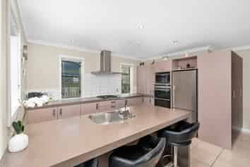 19 Nether Green Crescent, Johnsonville