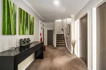 19 Nether Green Crescent, Johnsonville