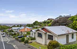 143 Caversham Valley Road, Calton Hill