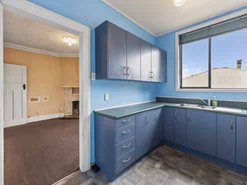 143 Caversham Valley Road, Calton Hill