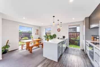 6 Burrow Street, Rolleston