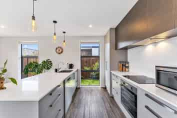 6 Burrow Street, Rolleston