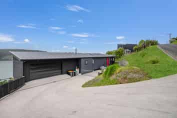 60 Kauri Street, Ravensbourne