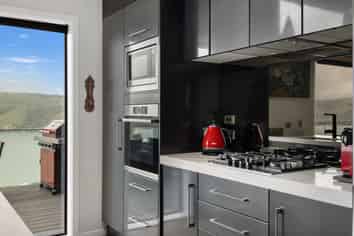 60 Kauri Street, Ravensbourne