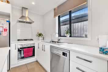 16 Haddonstone Ave, Rototuna