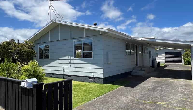18 Makarini Street, Paraparaumu
