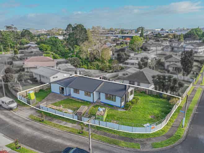 1 Perth Street, Otara