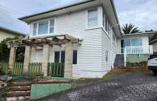 97 Methuen Road, New Windsor