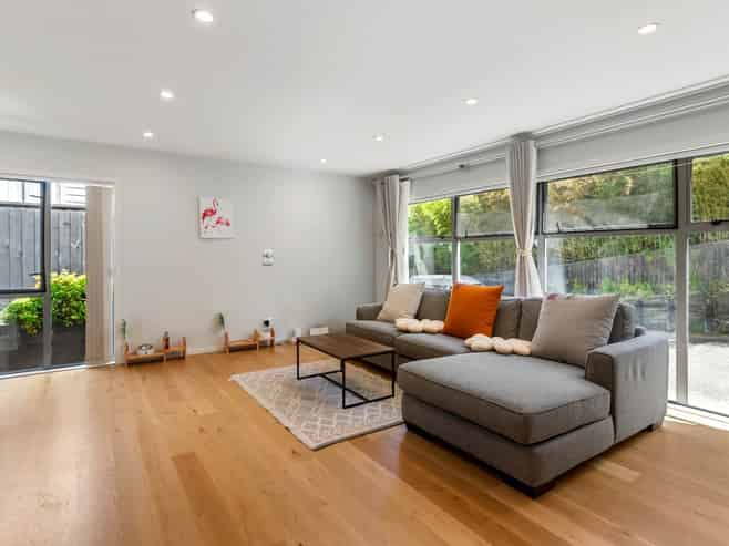 25A Marina Road, Torbay