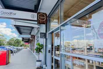 Prime Retail Space at Stoneridge on Lunn