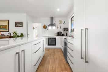 9 Meenas Place, Cable Bay