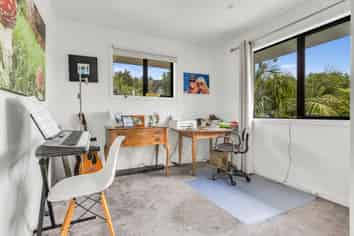 9 Meenas Place, Cable Bay