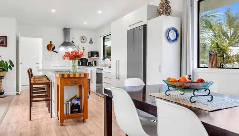 9 Meenas Place, Cable Bay