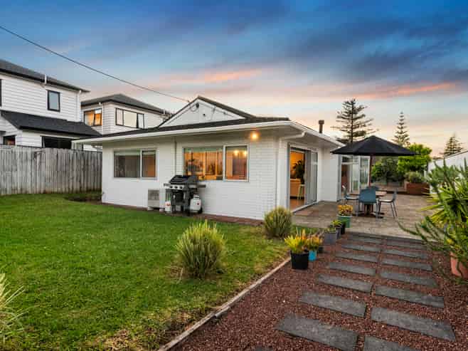 55 Matipo Road, Te Atatu Peninsula