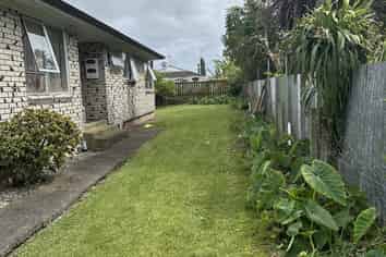 8 Carey Place, Otara