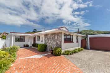 23A Parkvale Road, Karori