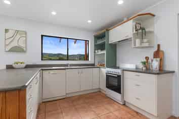 239 Old Parua Bay Road, Abbey Caves