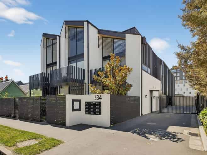 2/34 Cranmer Square, Merivale