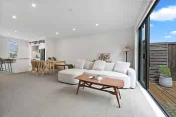 38 Tuatua Road, Hobsonville