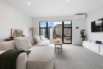 38 Tuatua Road, Hobsonville