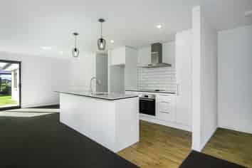 37 McGrath Drive, Lincoln