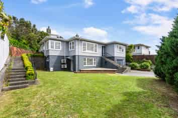 45 Bracken Road, Paparangi