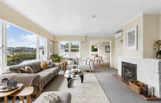 45 Bracken Road, Paparangi