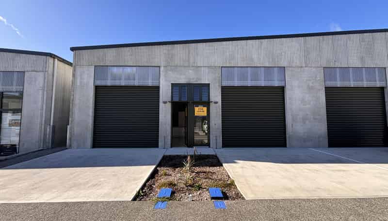 20, 21, 27/20 William Earp Place, Tawa