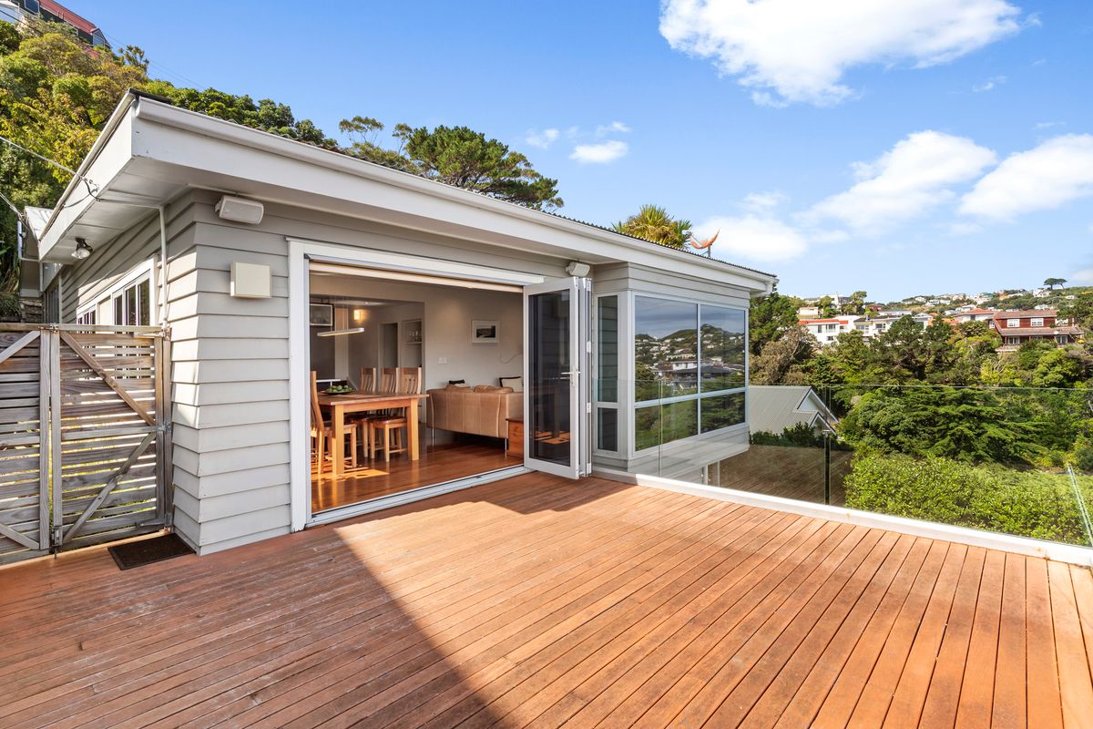 SUNNY FAMILY HOME WITH EXCEPTIONAL VIEWS - Veel