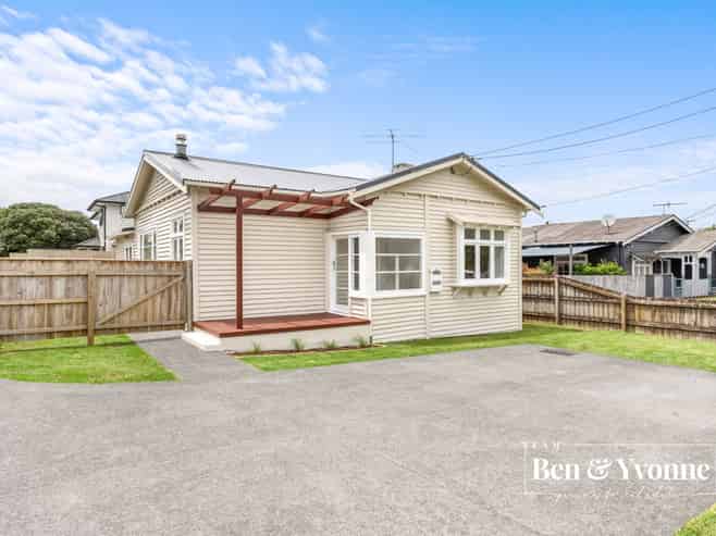 10 Meadow Street, Mount Wellington