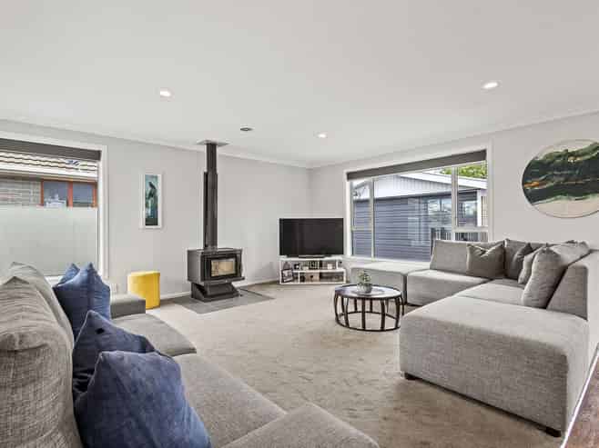 6 Cotswold Avenue, Bishopdale